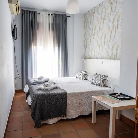 Hostal Plaza De Italia Caces Eksteriør billede