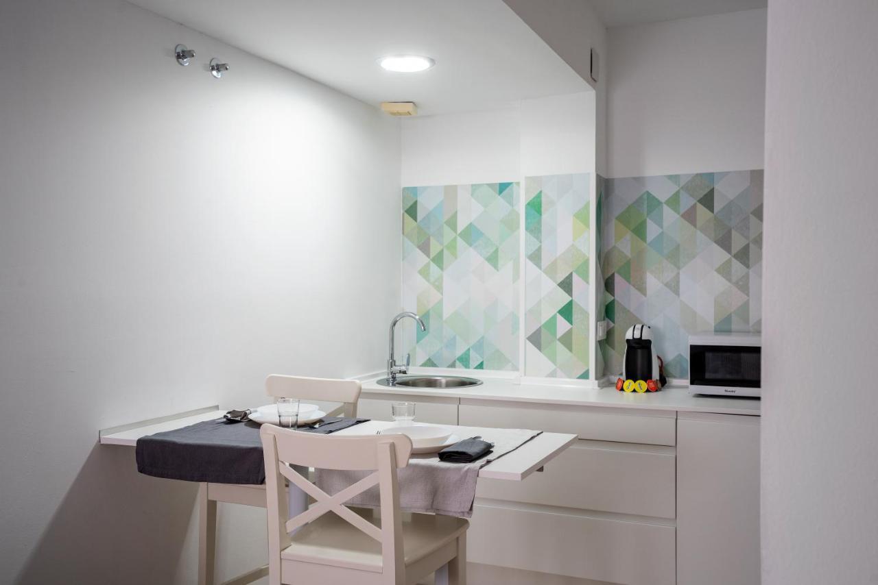 Hostal Plaza De Italia Caces Eksteriør billede