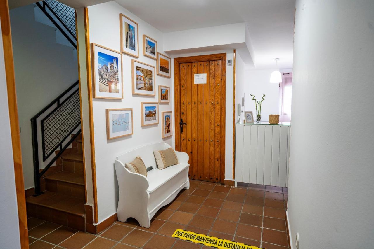 Hostal Plaza De Italia Caces Eksteriør billede
