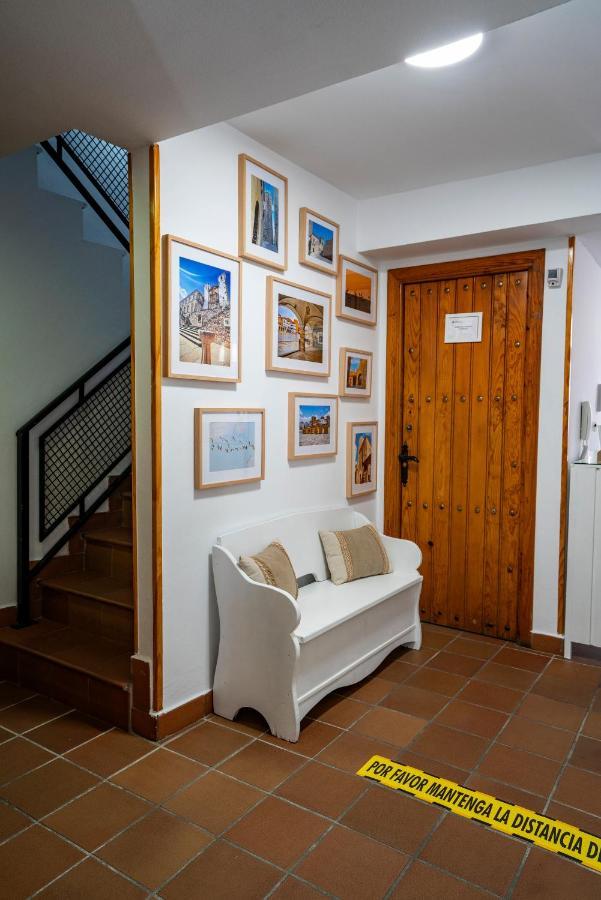 Hostal Plaza De Italia Caces Eksteriør billede