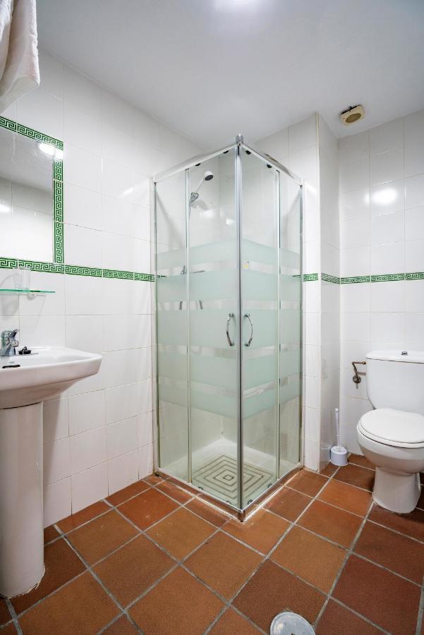 Hostal Plaza De Italia Caces Eksteriør billede