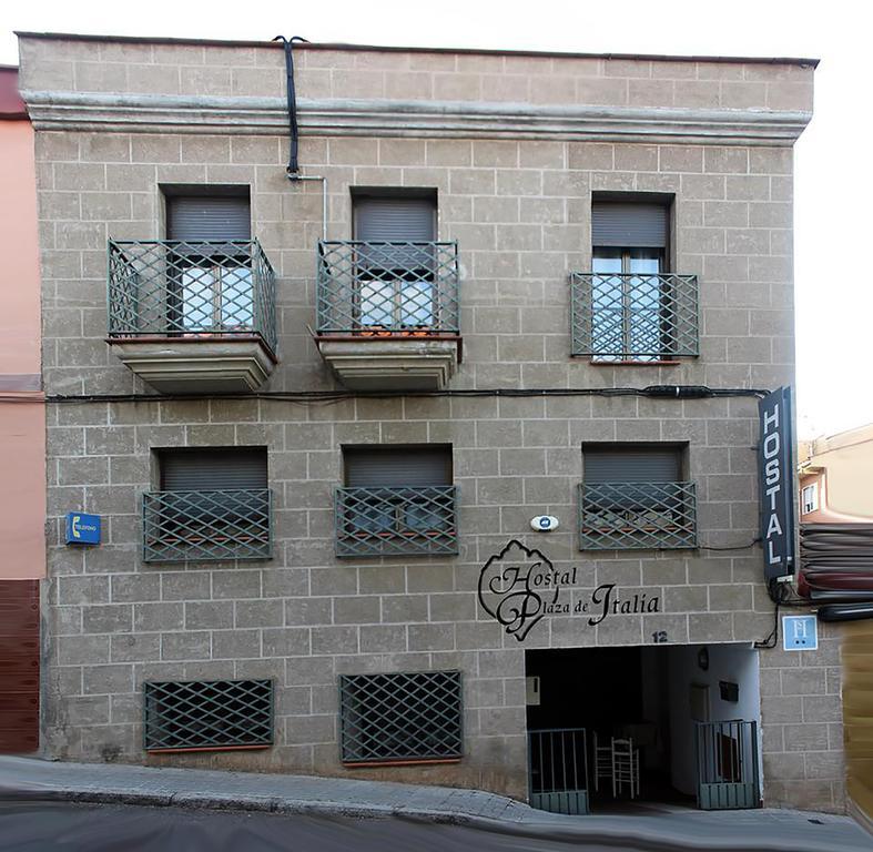 Hostal Plaza De Italia Caces Eksteriør billede