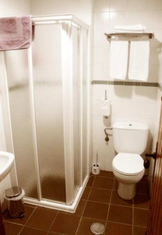 Hostal Plaza De Italia Caces Værelse billede